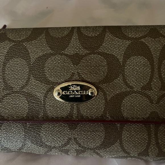 Coach Wallet - Picture 6 of 6